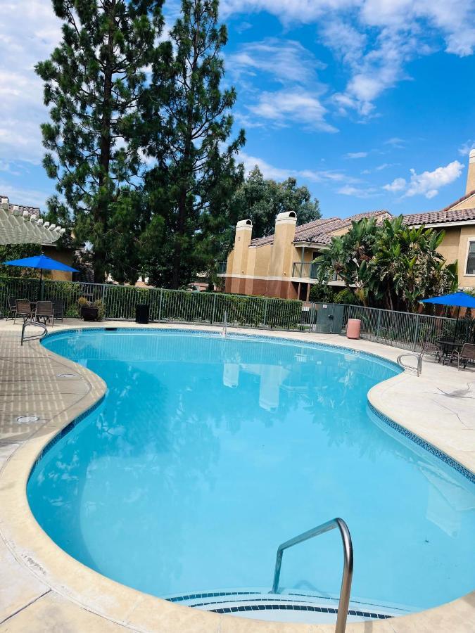 Stylish 2 Bedroom Near Ontario Airport Fontana Exterior photo